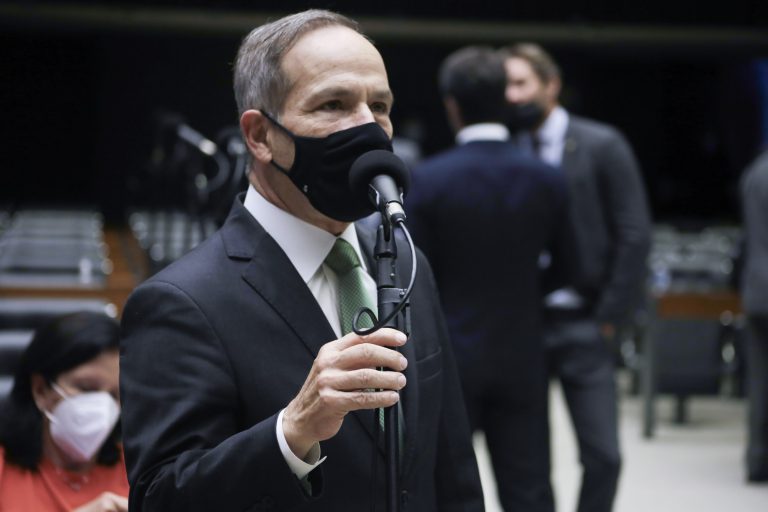 Deputados aprovam proposta que atualiza o Código Penal Militar